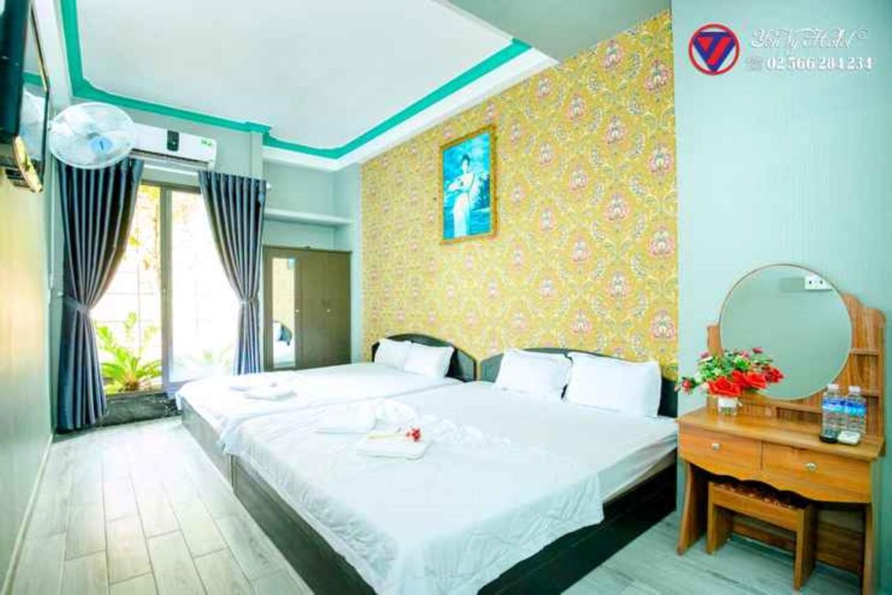 Yen Vy Hotel Куинён Экстерьер фото