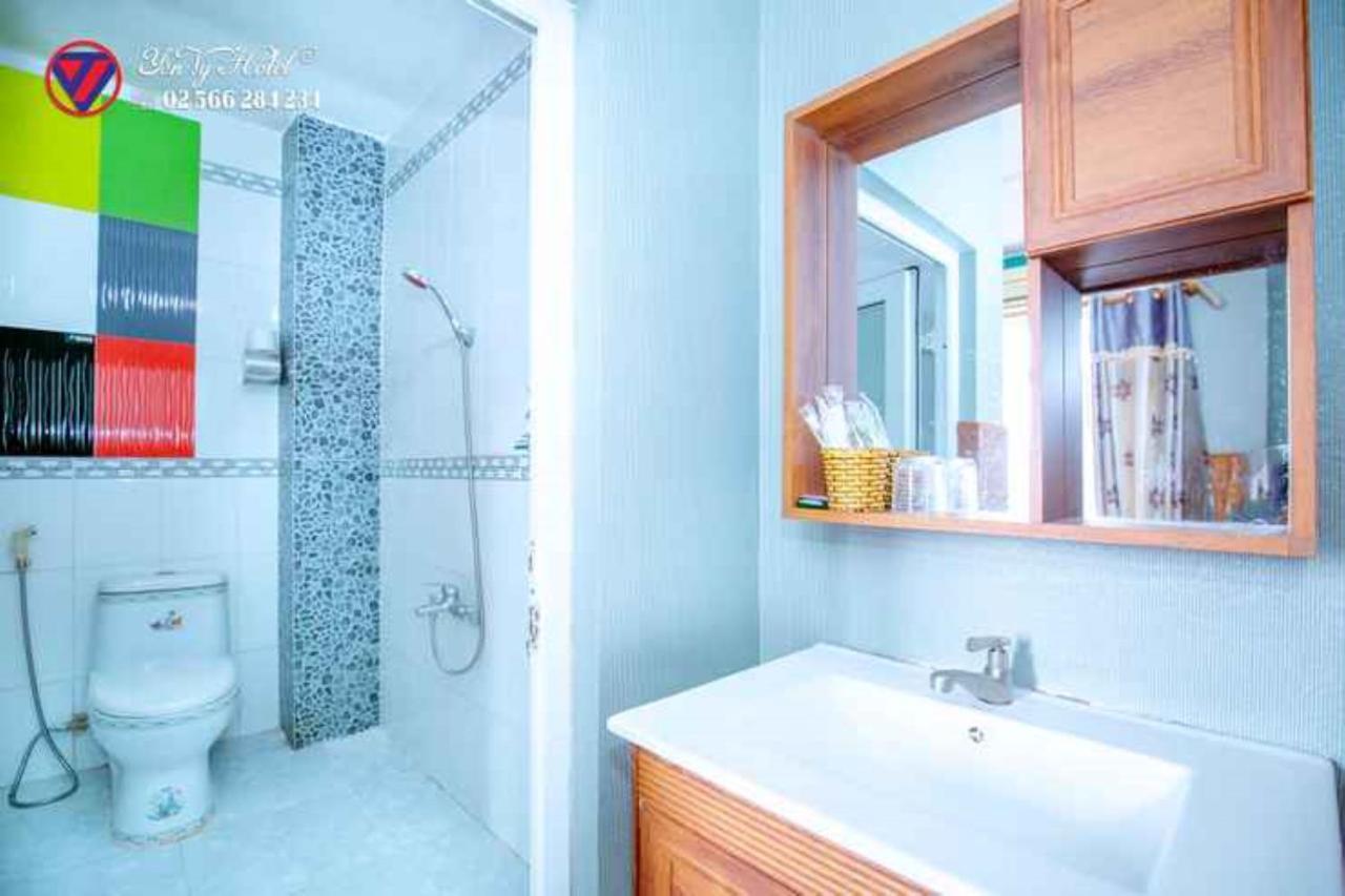 Yen Vy Hotel Куинён Экстерьер фото