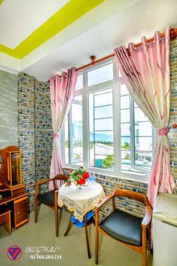 Yen Vy Hotel Куинён Экстерьер фото